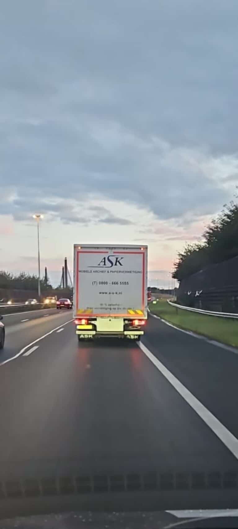 Archiefvernietiging op locatie met ASK Mobiele Archiefvernietiging: Veilig, Snel en Efficiënt